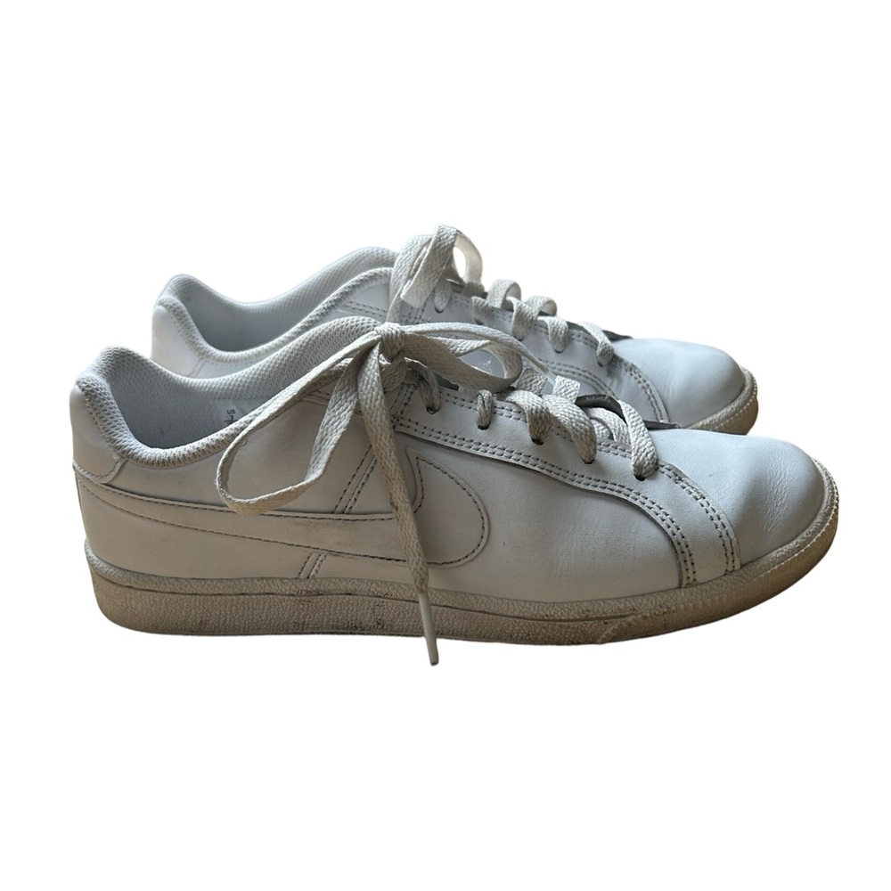 Nike court royale